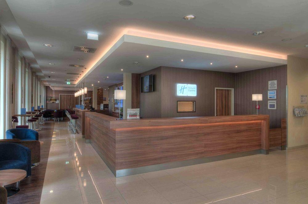 Holiday Inn Express Heidelberg City Centre Bagian luar foto