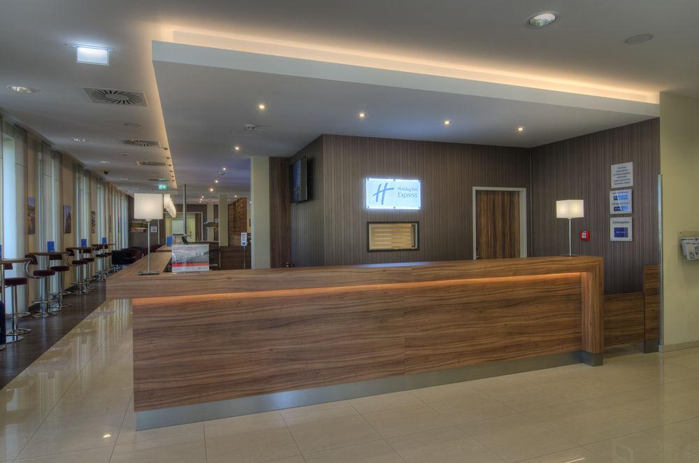 Holiday Inn Express Heidelberg City Centre Bagian luar foto