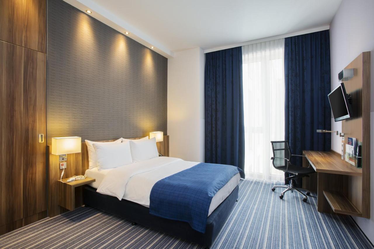 Holiday Inn Express Heidelberg City Centre Bagian luar foto