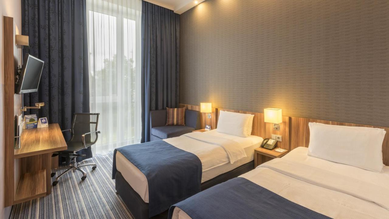 Holiday Inn Express Heidelberg City Centre Bagian luar foto