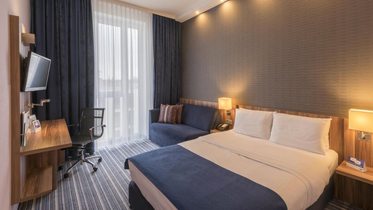 Holiday Inn Express Heidelberg City Centre Bagian luar foto